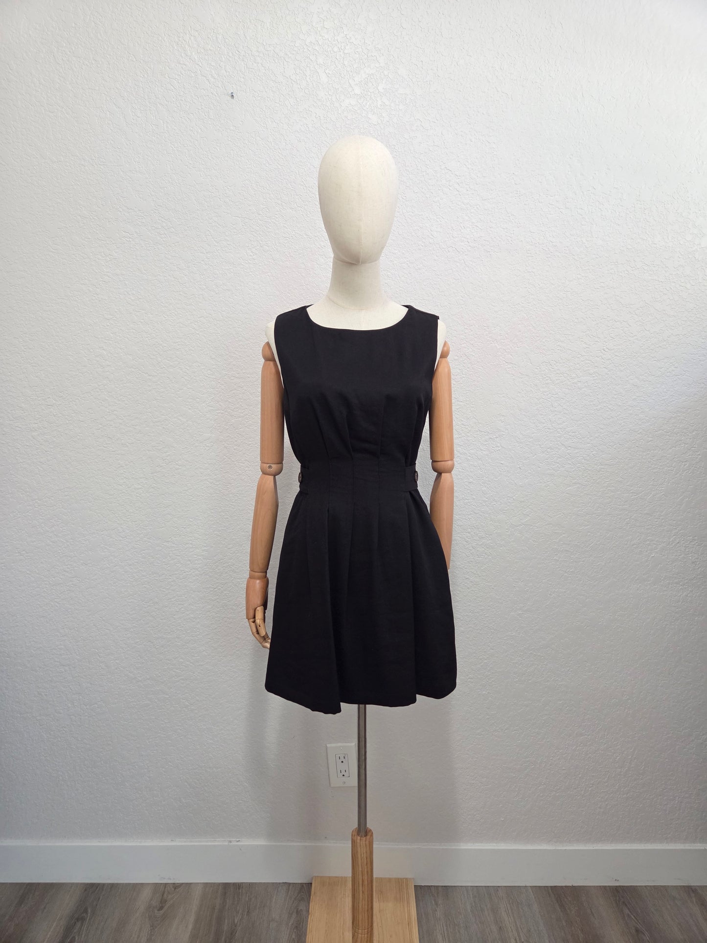 DRESS 001 — Mini Edition