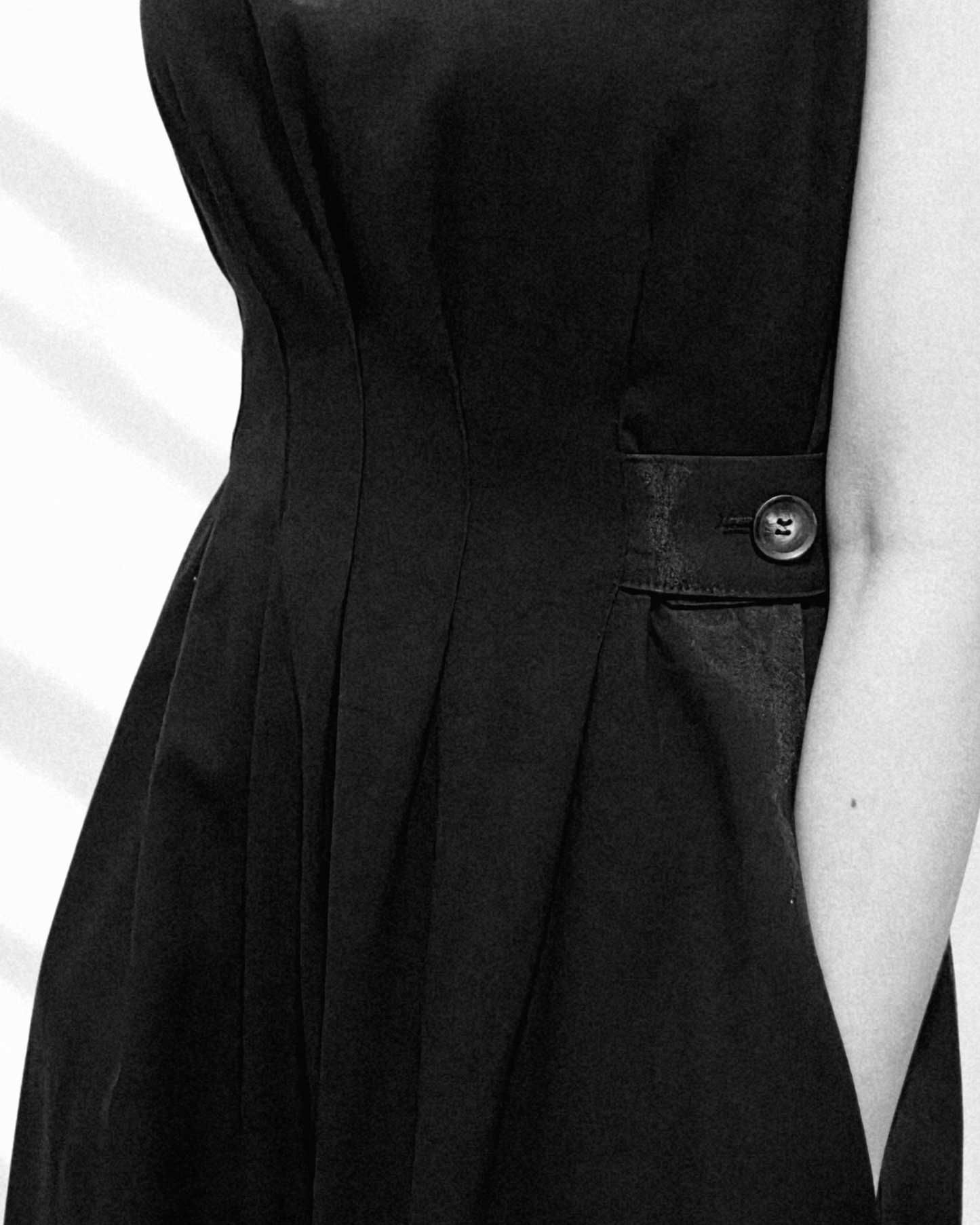 DRESS 001